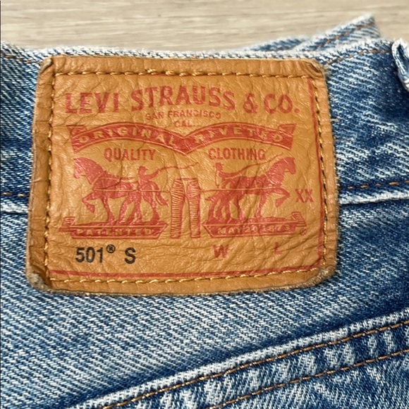 Levi’s 501 Distressed High-Rise Jean Size 25 - Picture 4 of 5